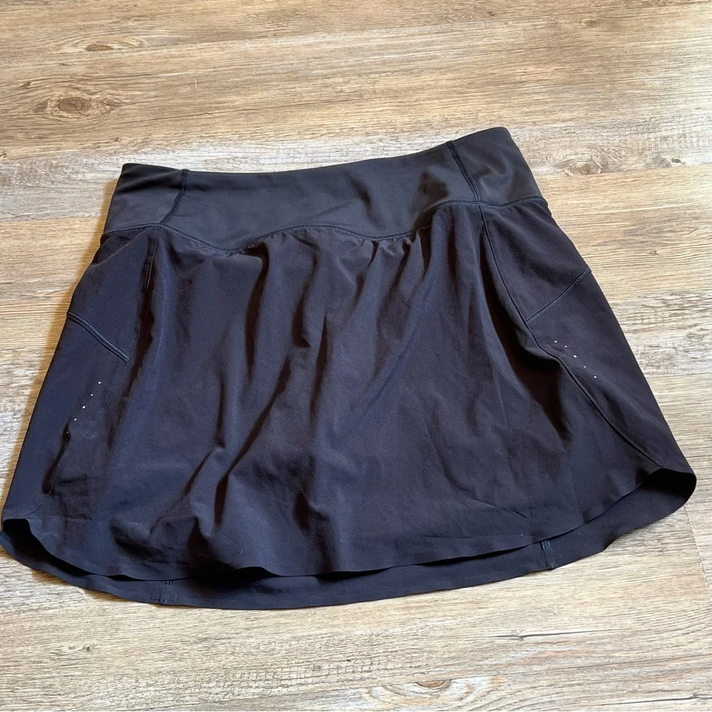 Athleta Run with It 16 inch skort black medium Activewear Skirt - Picture 2 of 8